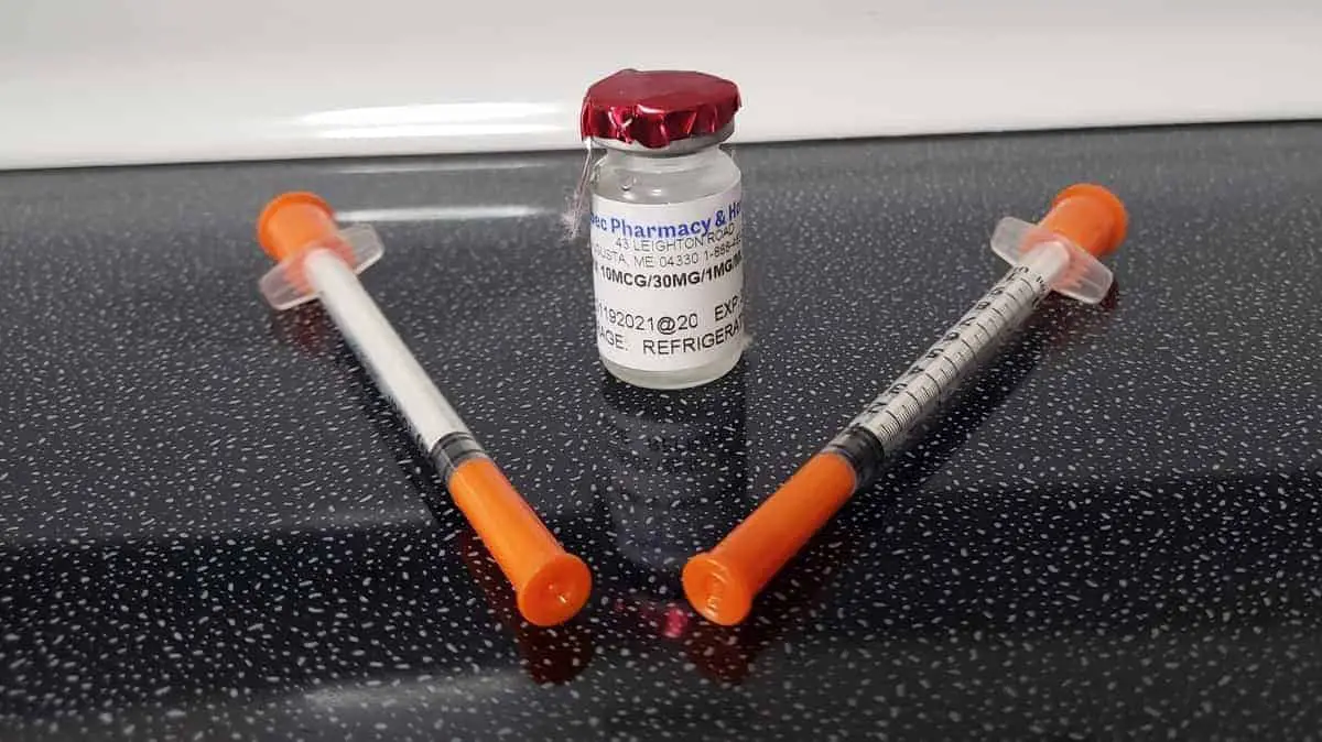 Trimix vial and needles