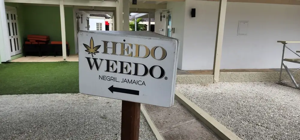 Hedonism II Hedo Weedo sign